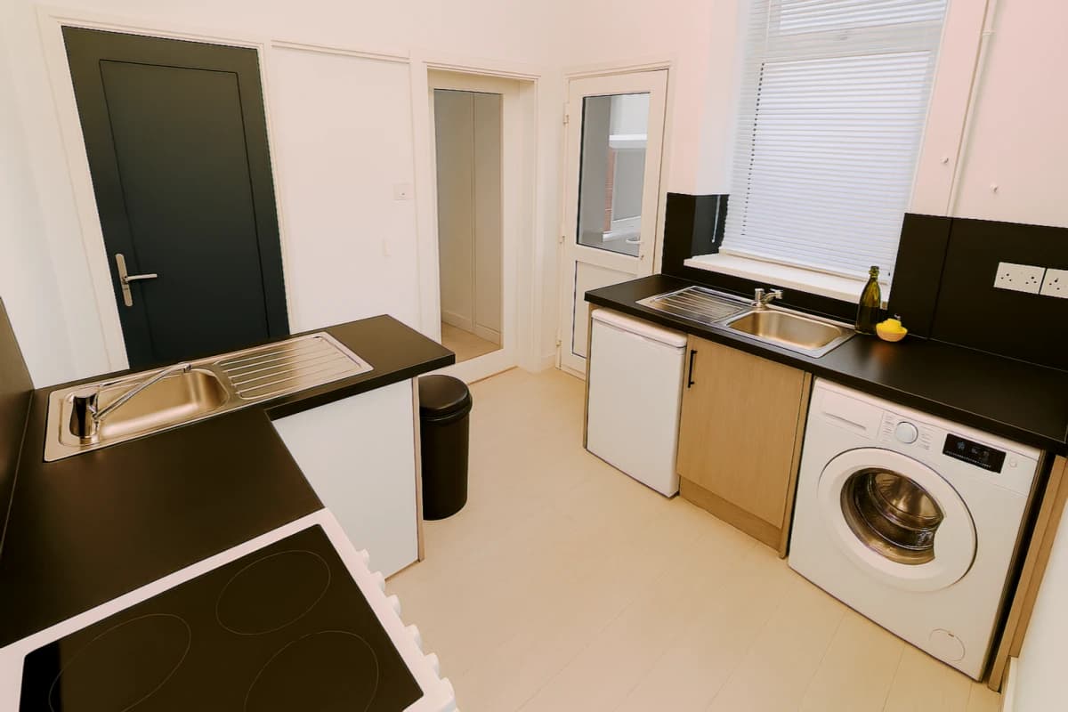 5 Bed 2 Bath