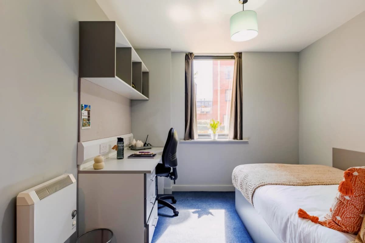 Silver En Suite