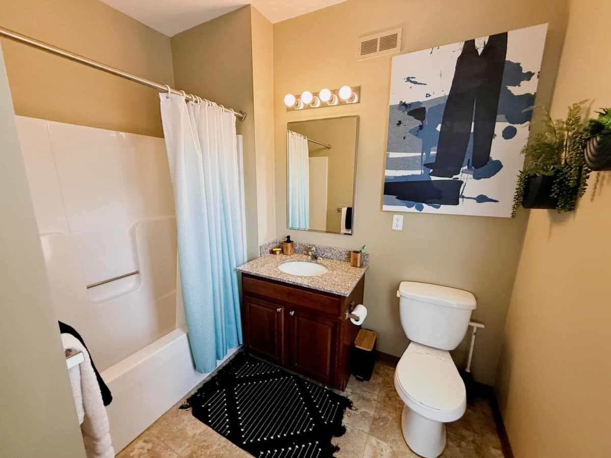 The Courtyards Student Apartments image