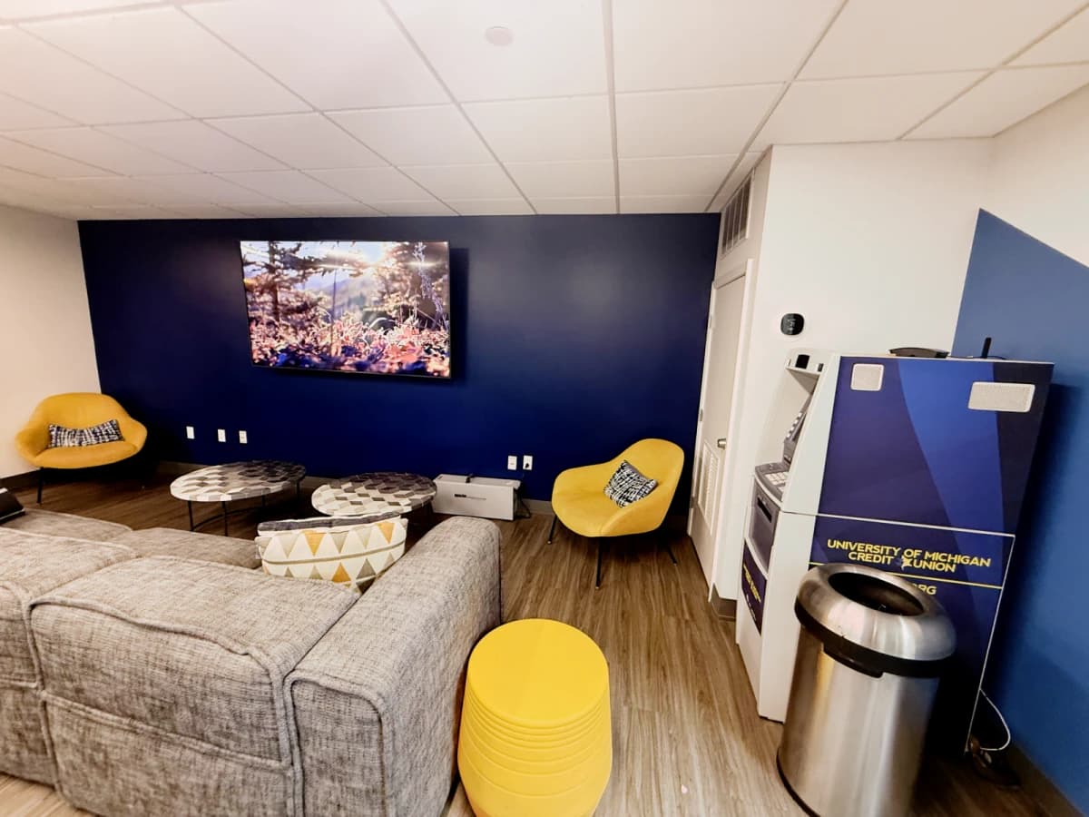 The Courtyards Student Apartments image