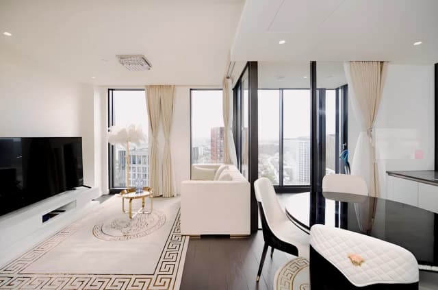 2 Bedroom 2 Bathroom Flat 3607