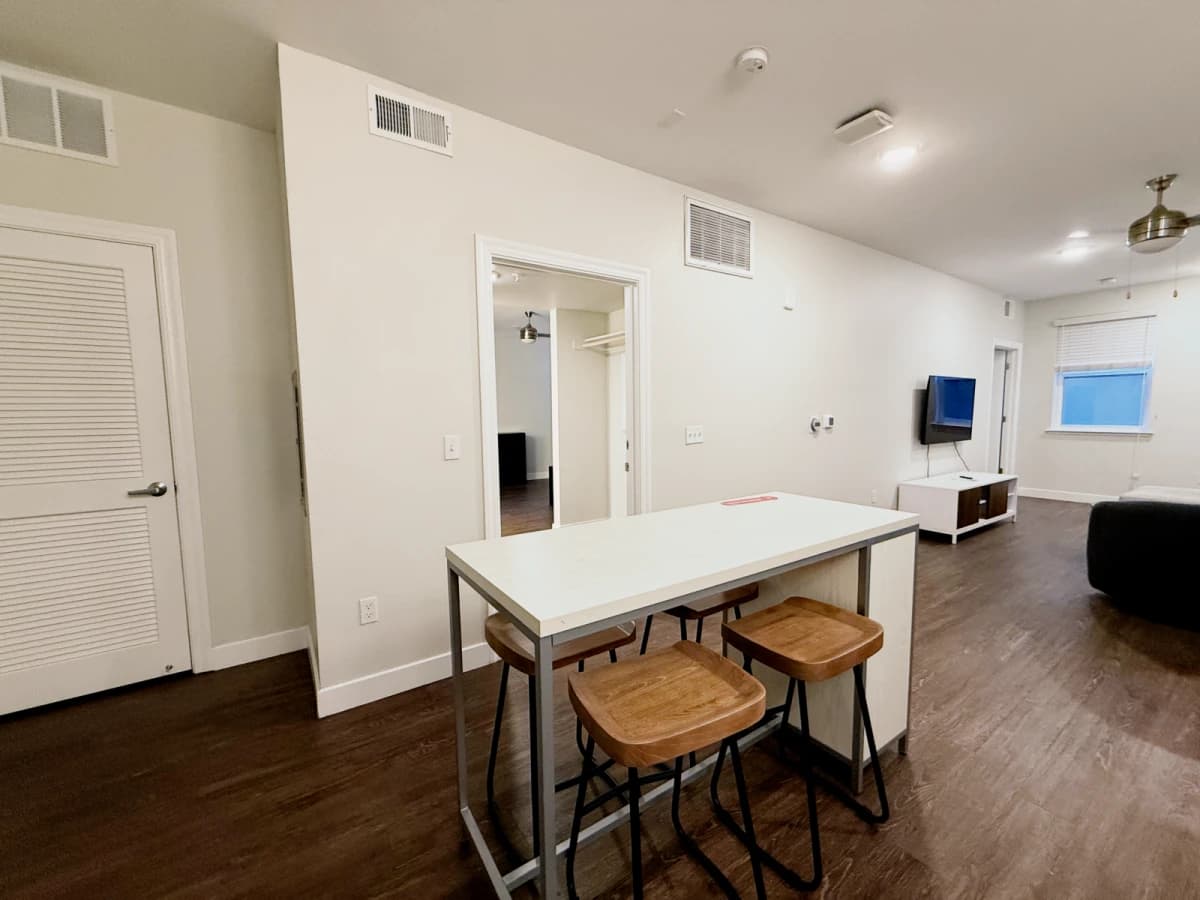 2 Bed 2 Bath B2