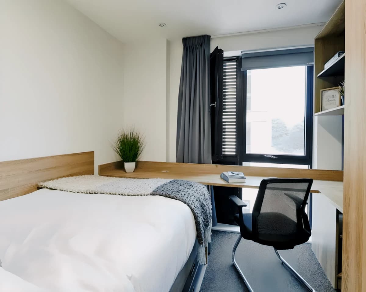 Southampton Crossings image