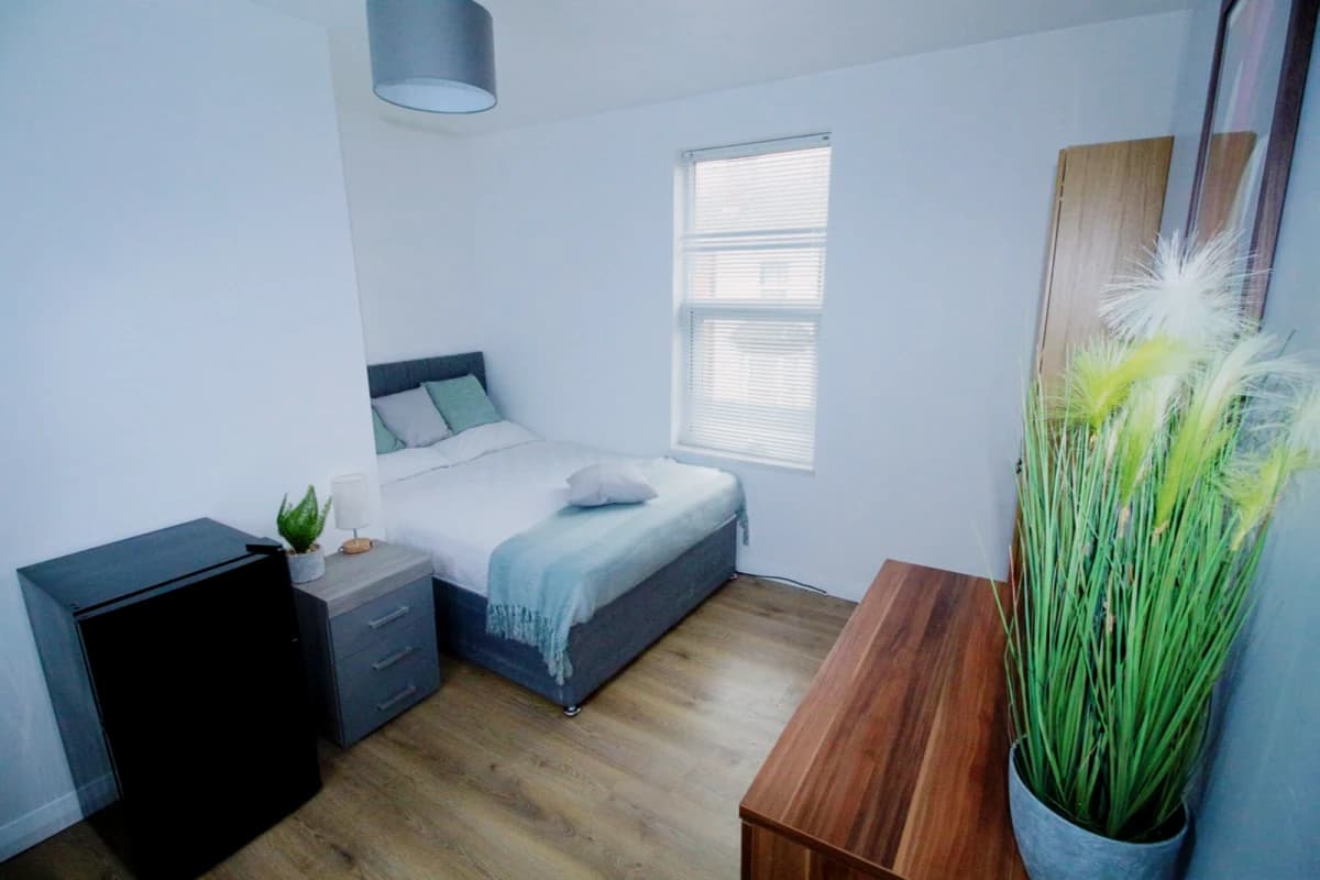 5 Bed 1 Bath