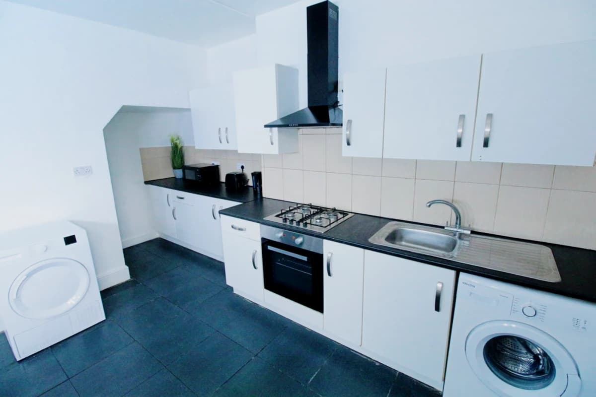 5 Bed 1 Bath
