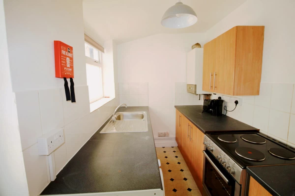 4 Bed 1 Bath