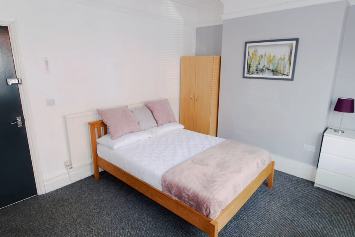 5 Bed 2 Bath