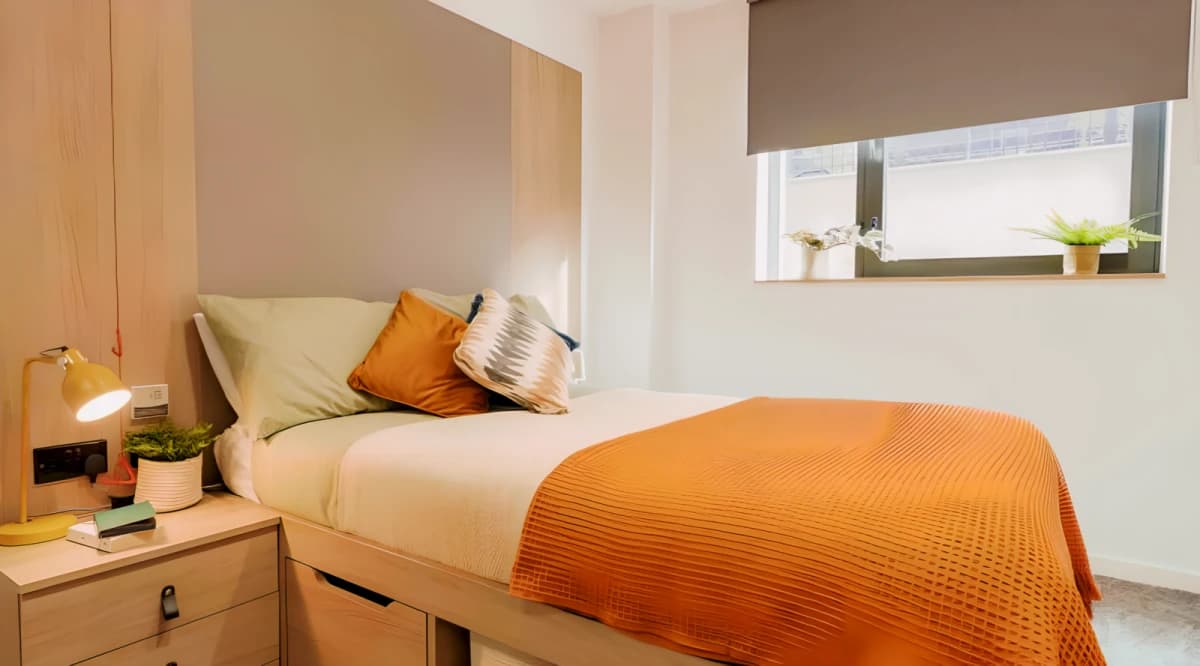 Gold En Suite