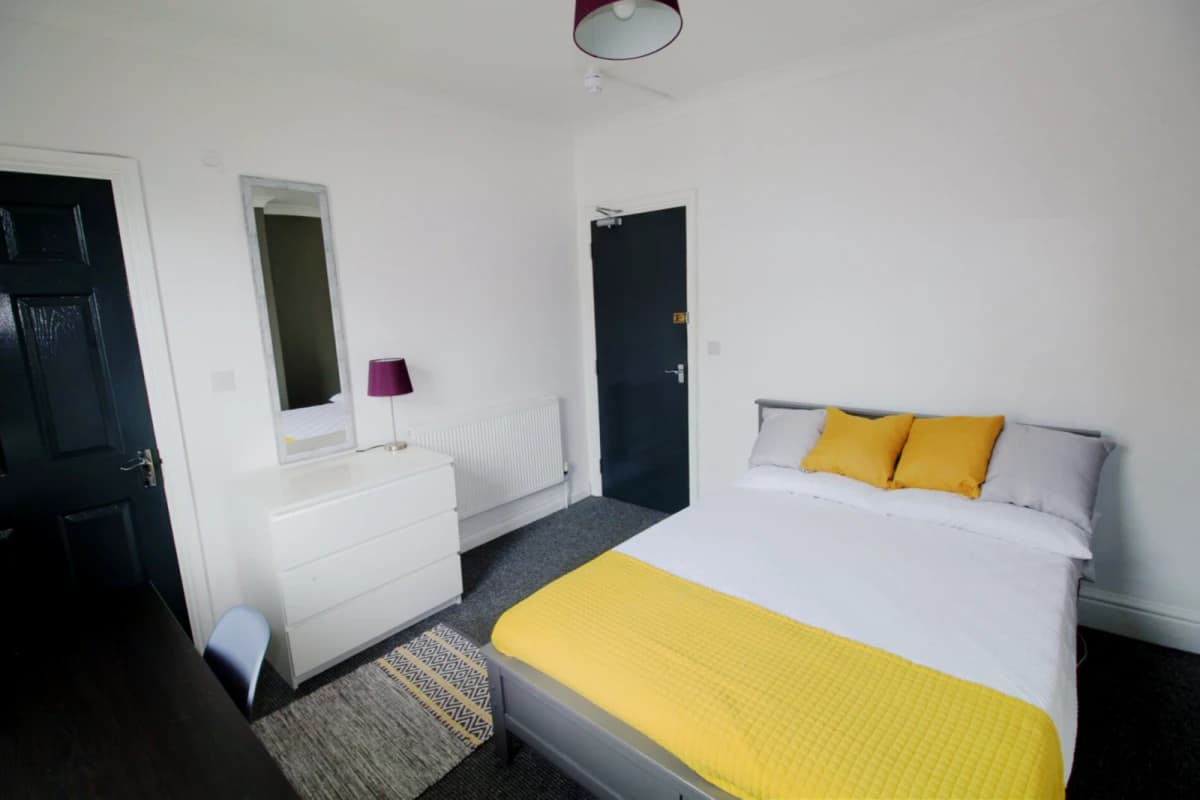 5 Bed 2 Bath