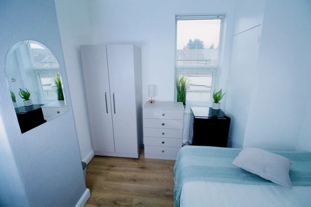 22 Dixon Street image