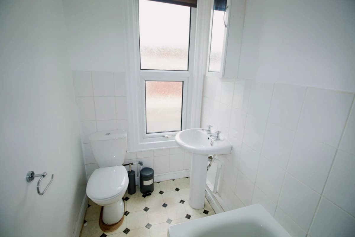 77 Canwick Road image