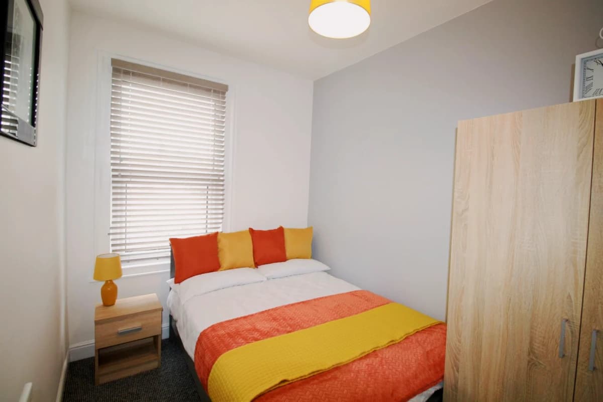 4 Bed 1 Bath