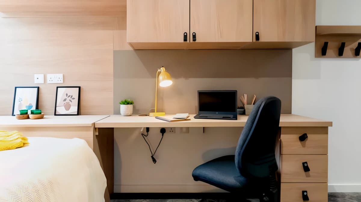 Silver En Suite