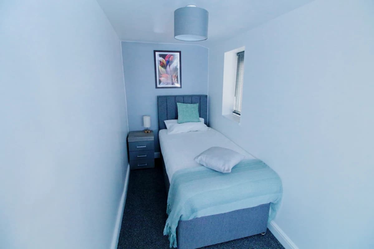 5 Bed 1 Bath