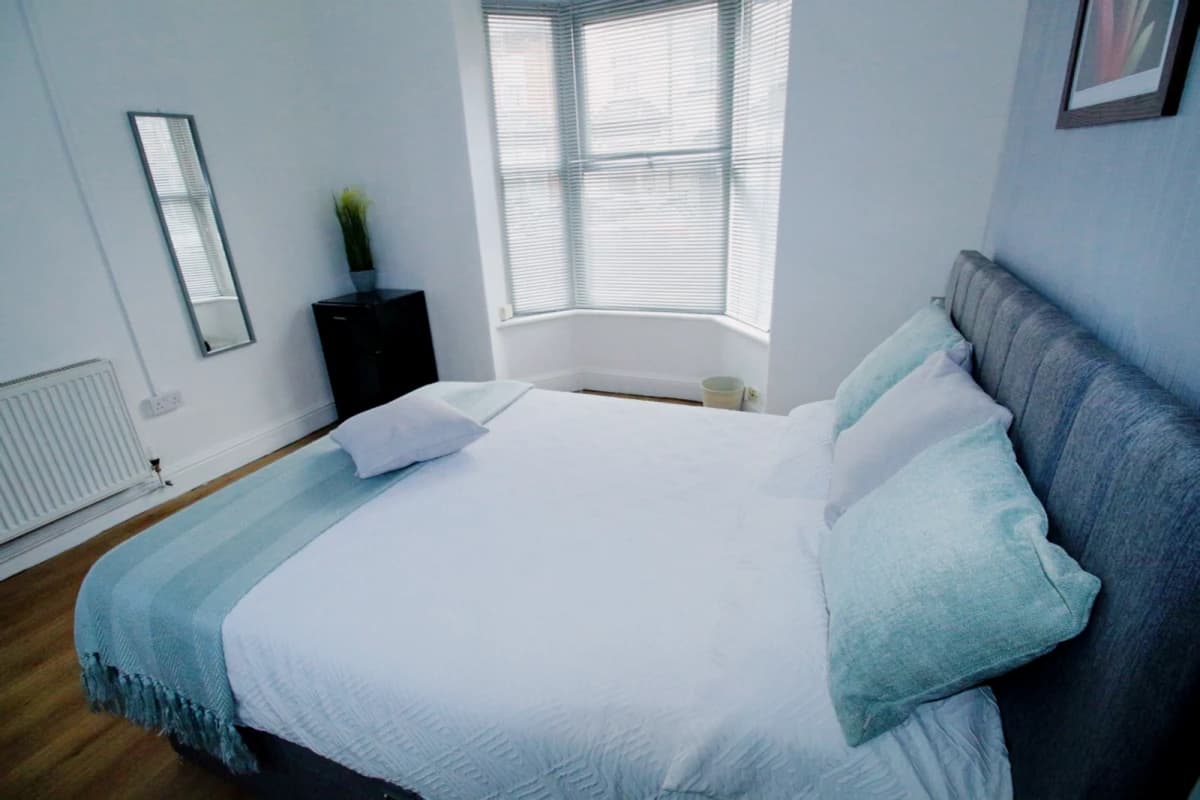 5 Bed 1 Bath