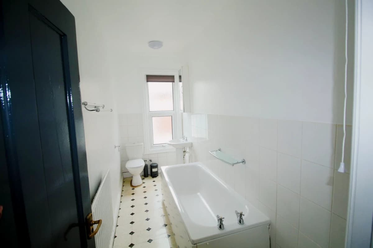 77 Canwick Road image