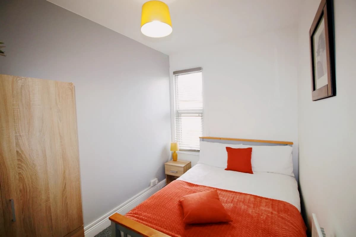 4 Bed 1 Bath