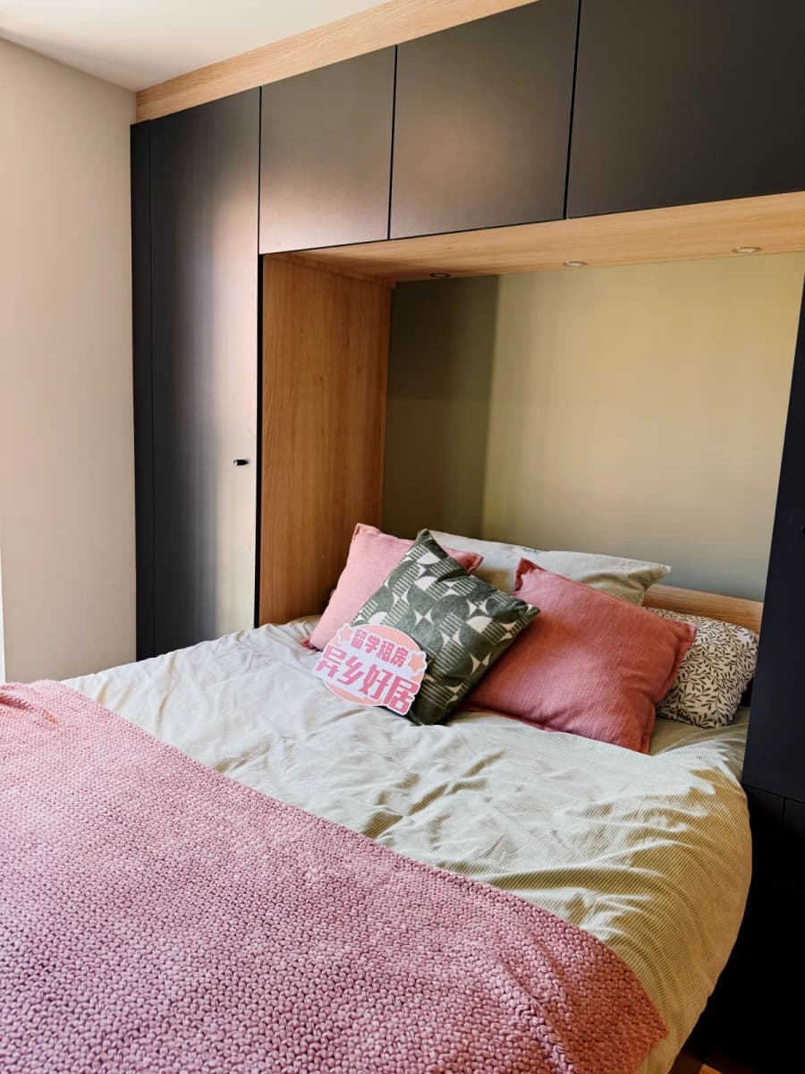 Brent Cross Town image