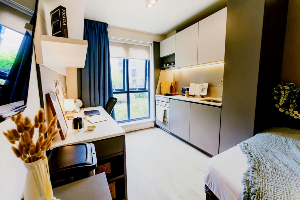 Portswood House image