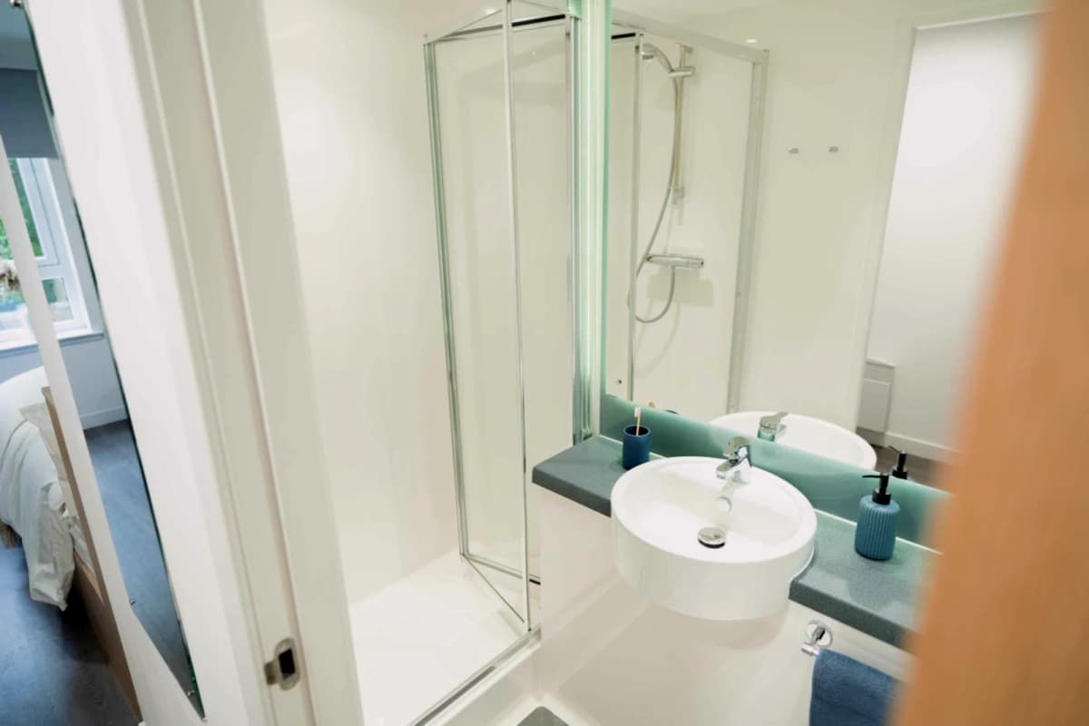 Gold En Suite