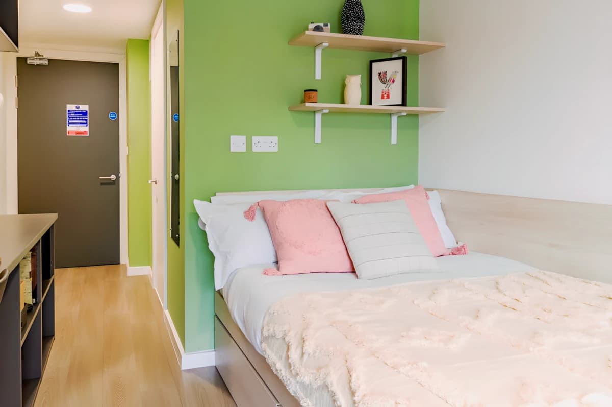 Gold En-Suite