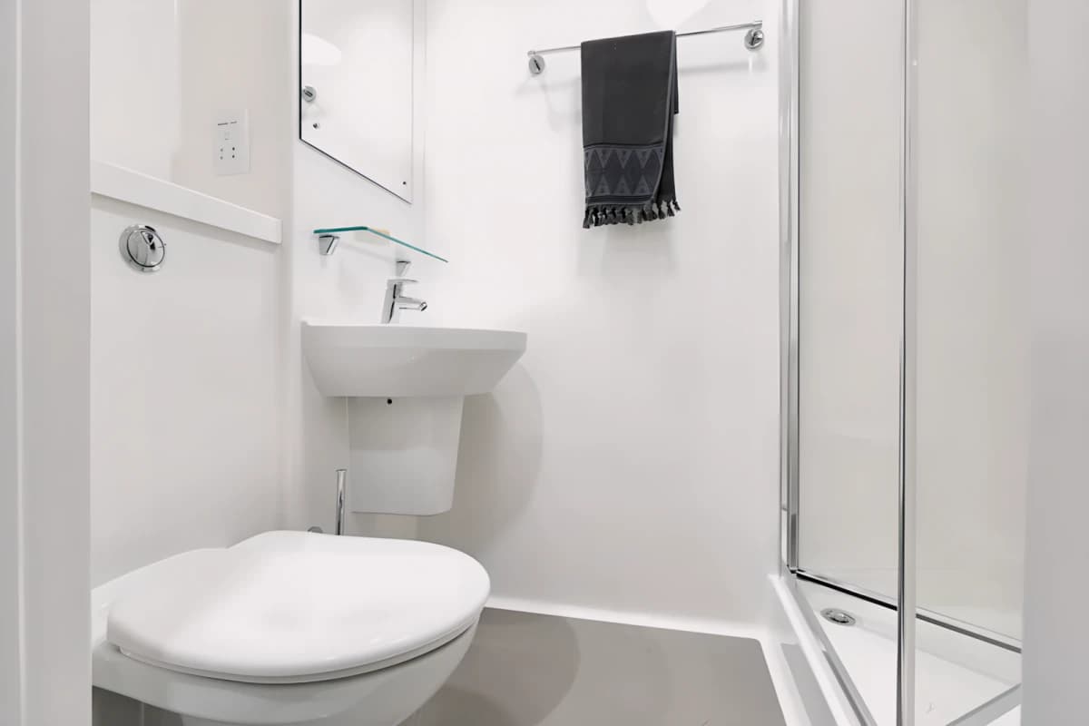 Gold En-Suite