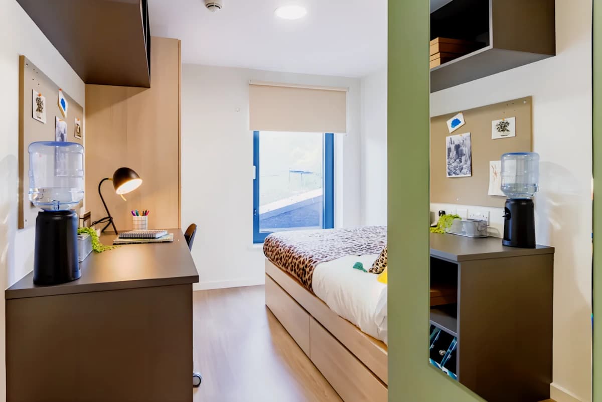 Bronze En Suite River View