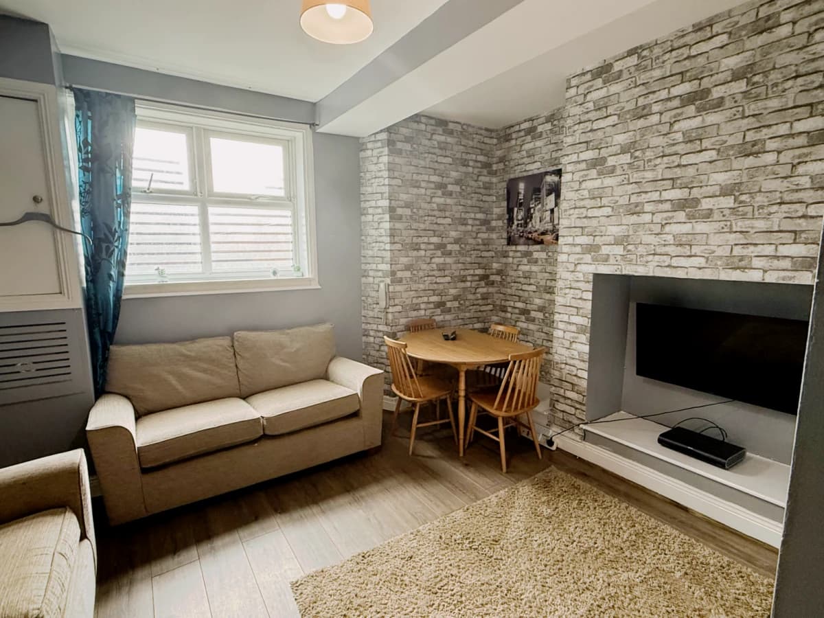 2 Bed 1 Bath