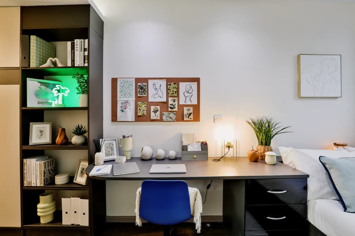 B16 Studios image