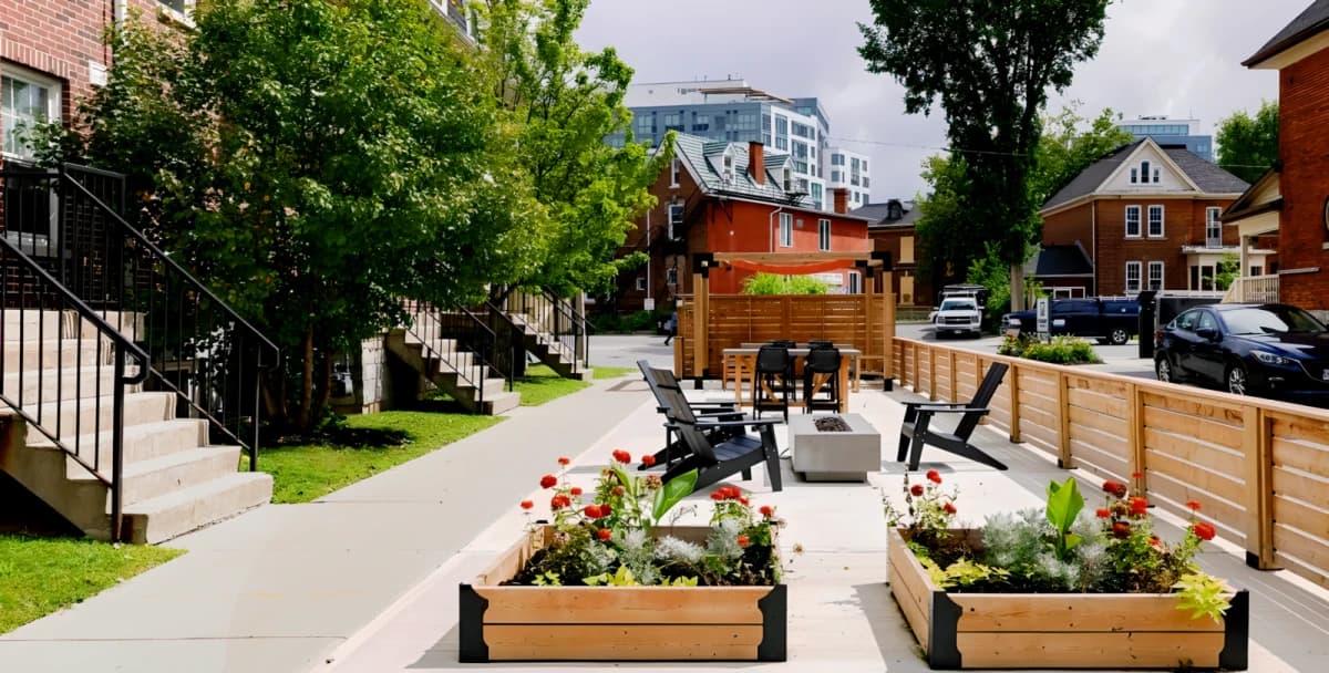 Outdoor Features