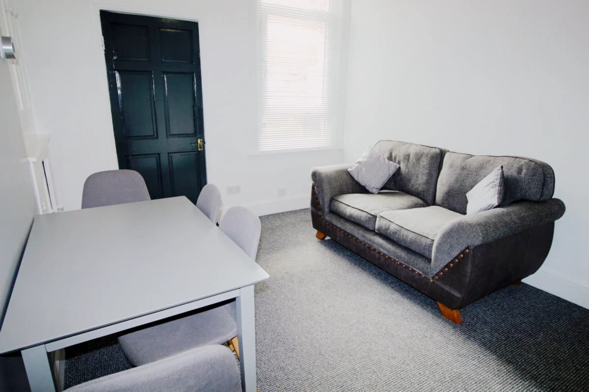 16 Carholme Road image