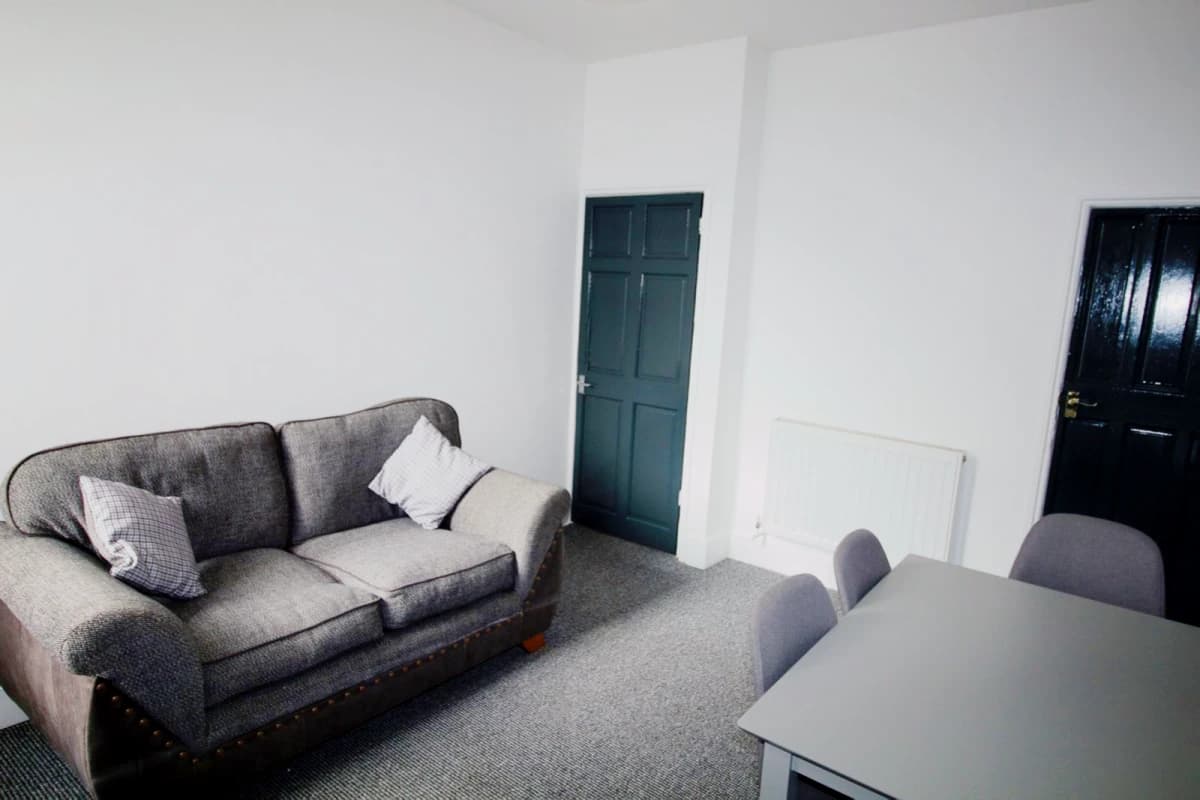 16 Carholme Road image