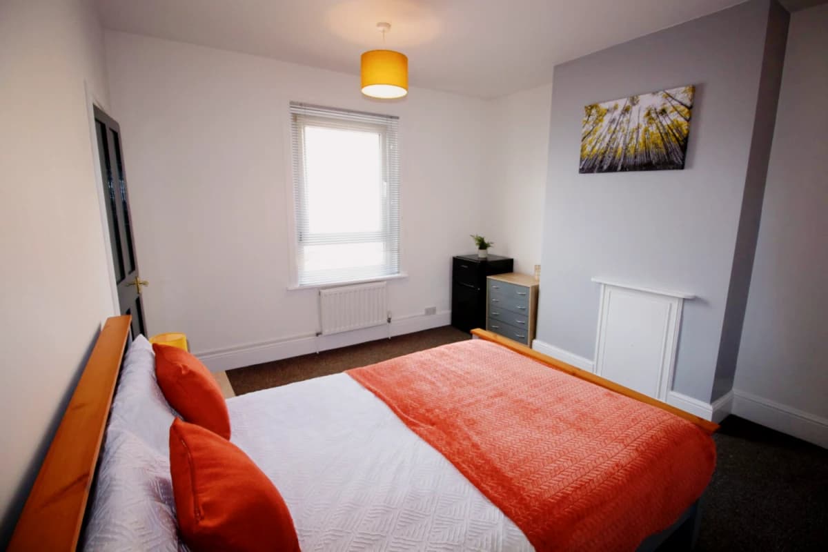16 Carholme Road image
