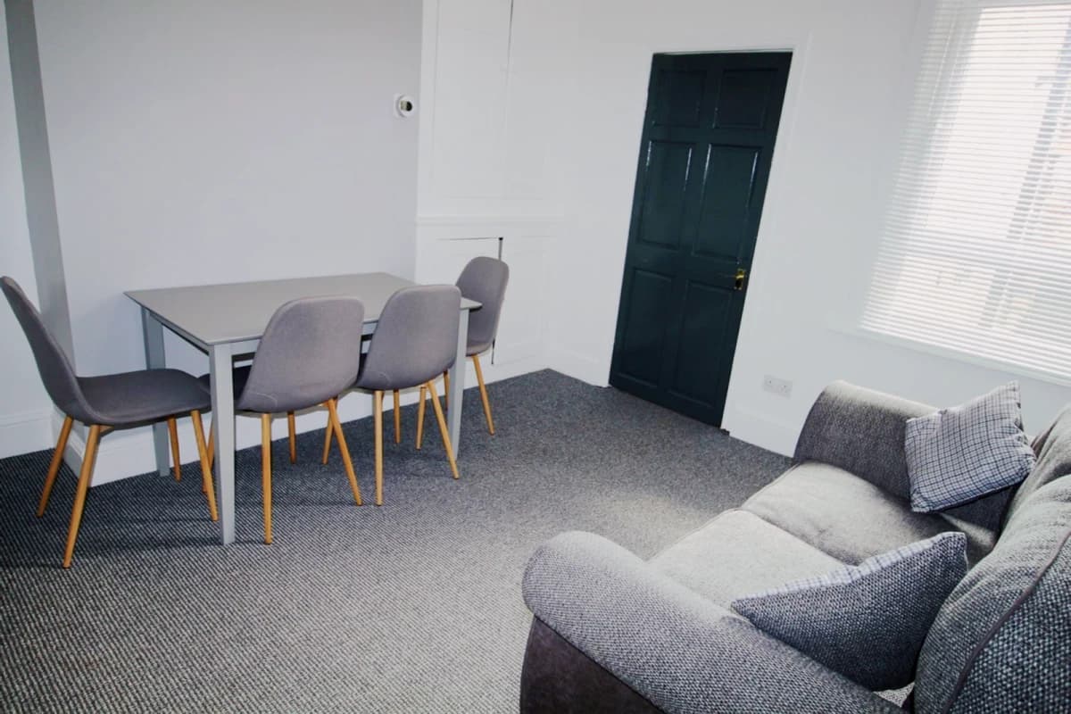 16 Carholme Road image