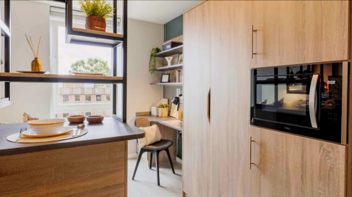 iQ Hammersmith image 3