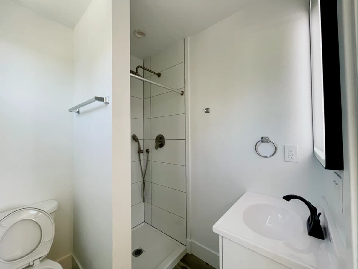1186 W 37th Pl image