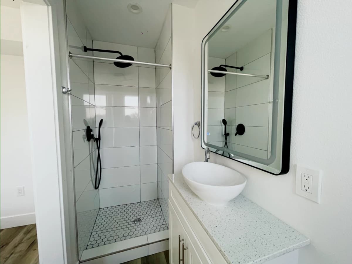 1186 W 37th Pl image