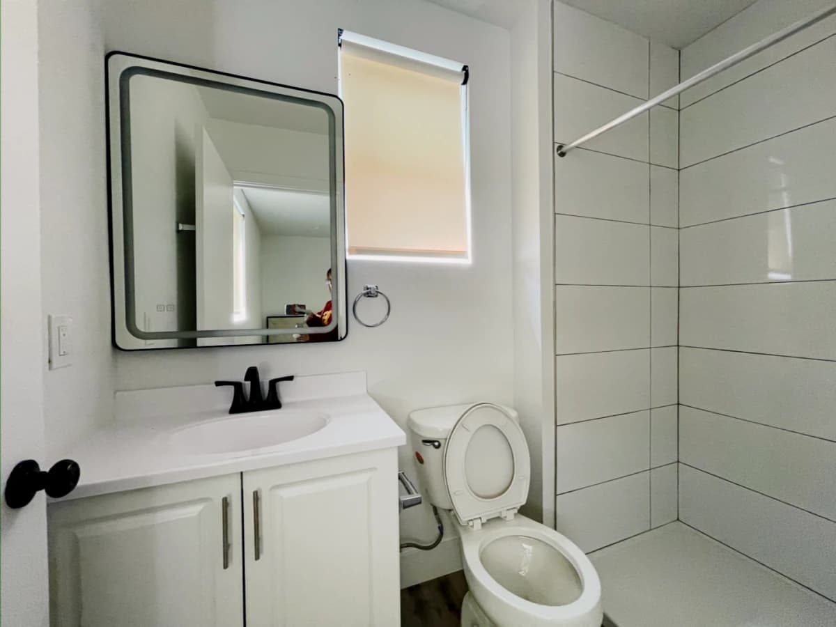 1186 W 37th Pl image