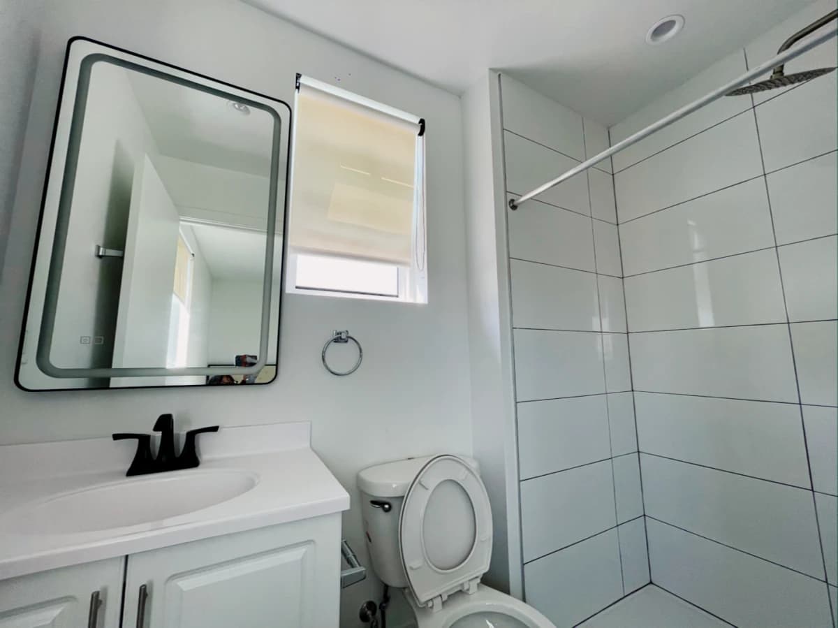 1186 W 37th Pl image