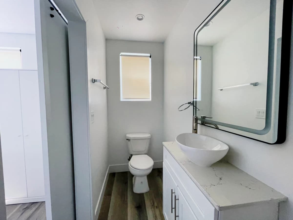 1186 W 37th Pl image