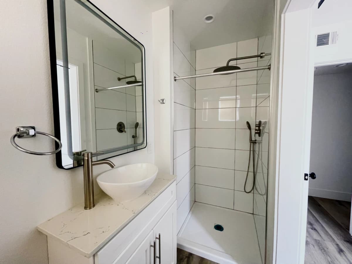 1186 W 37th Pl image