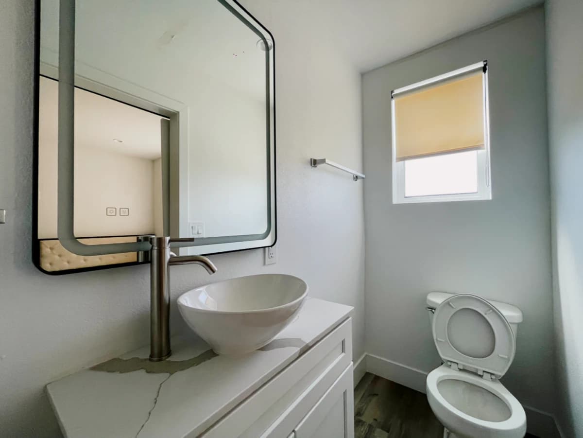 1186 W 37th Pl image
