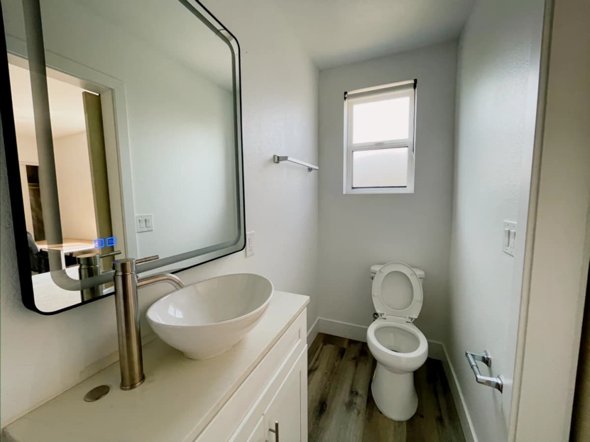 1186 W 37th Pl image