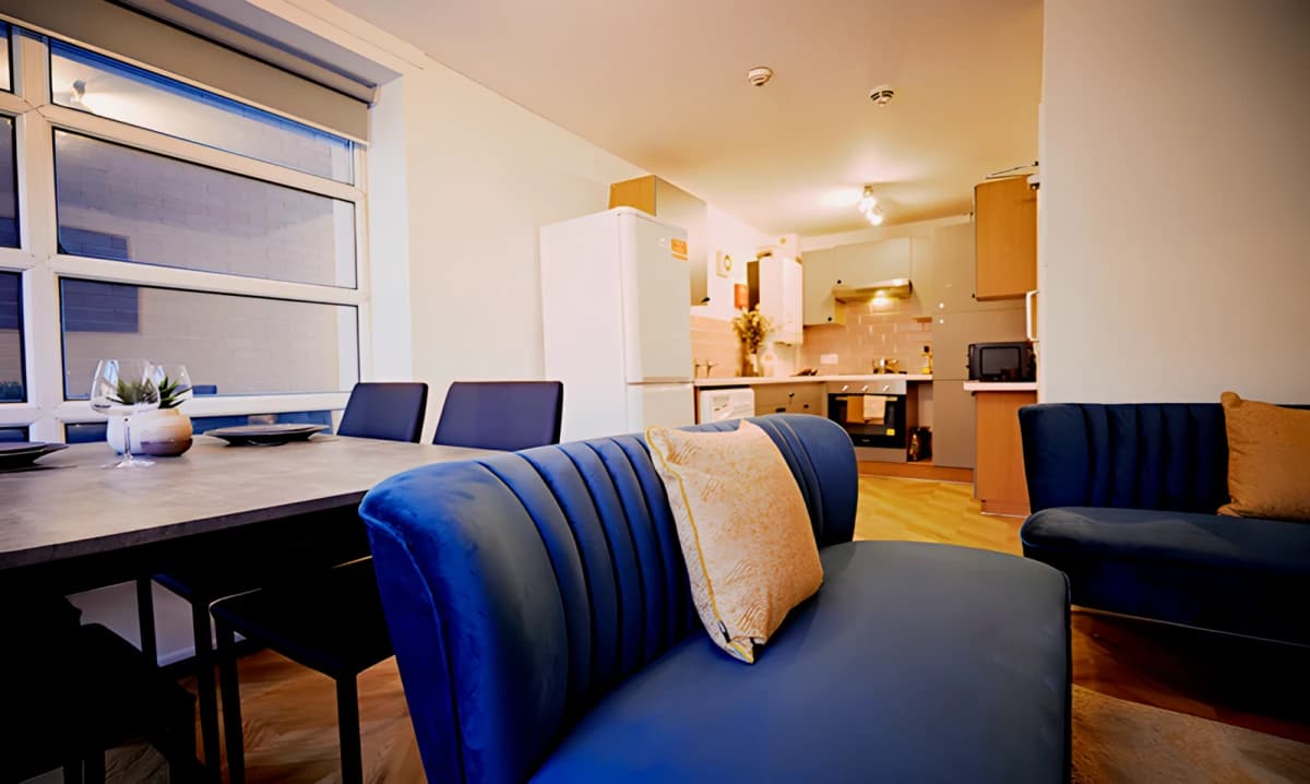 Cambridge House image