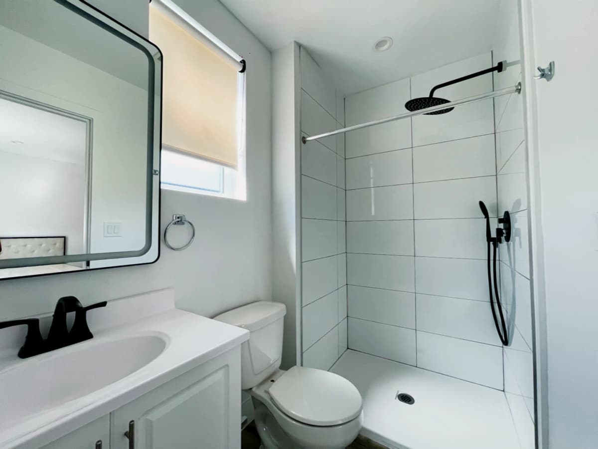 1186 W 37th Pl image