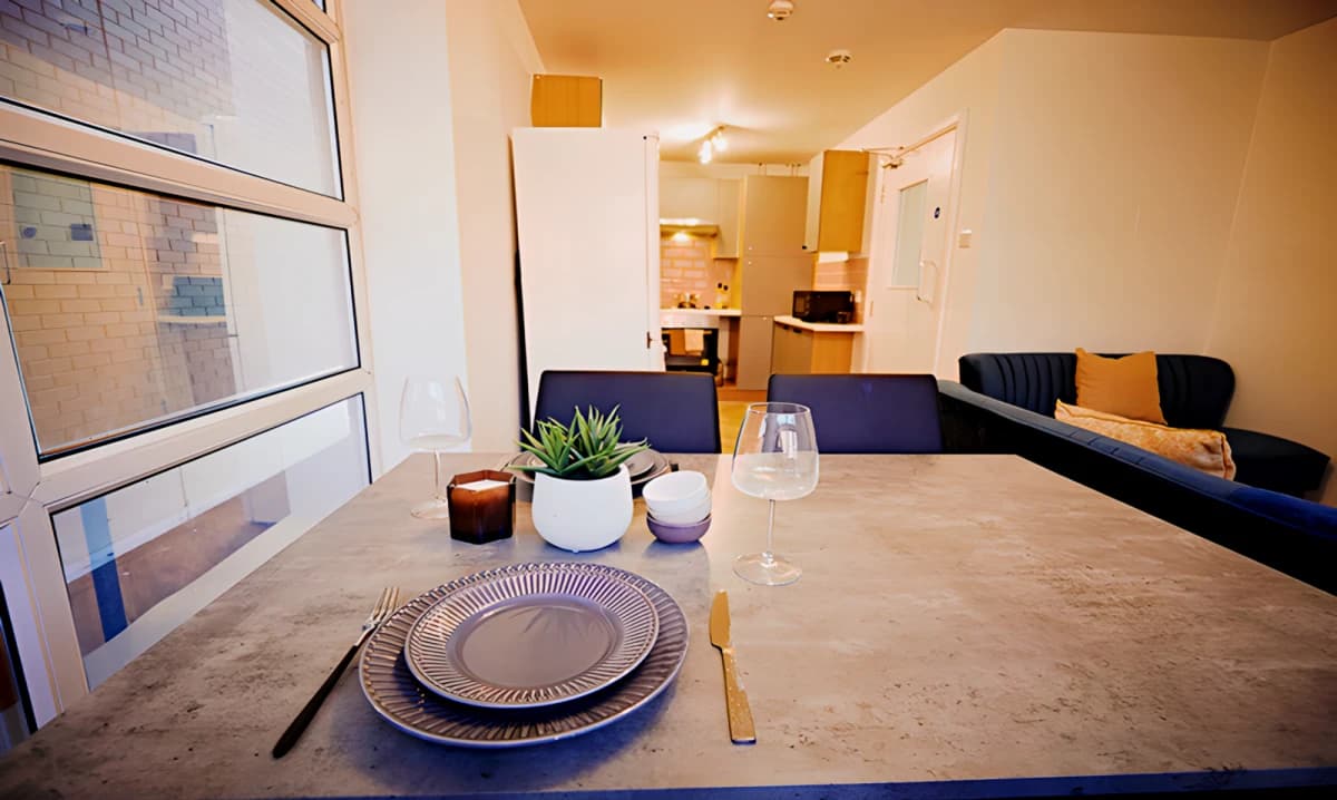 Cambridge House image