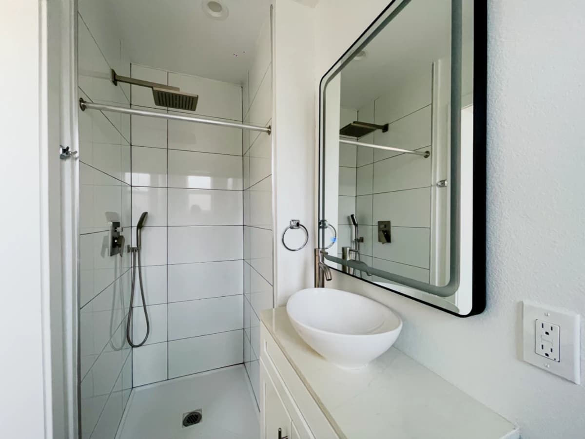 1186 W 37th Pl image