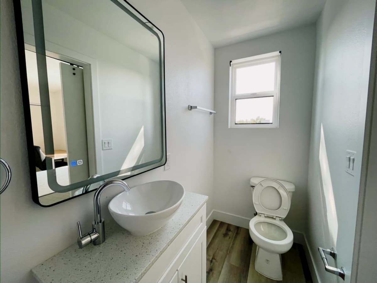 1186 W 37th Pl image
