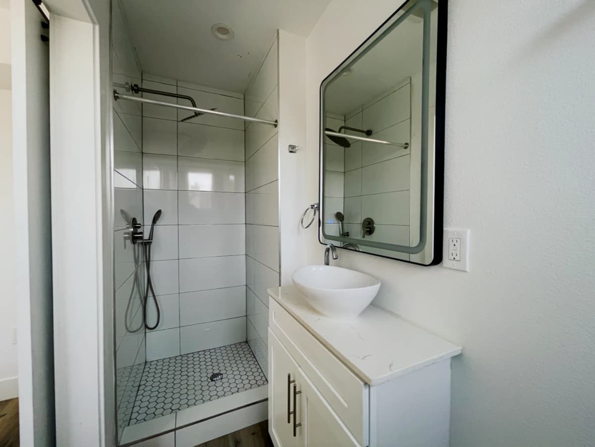1186 W 37th Pl image