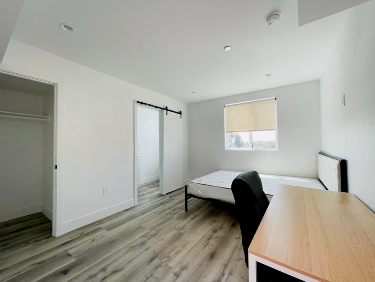1186 W 37th Pl image